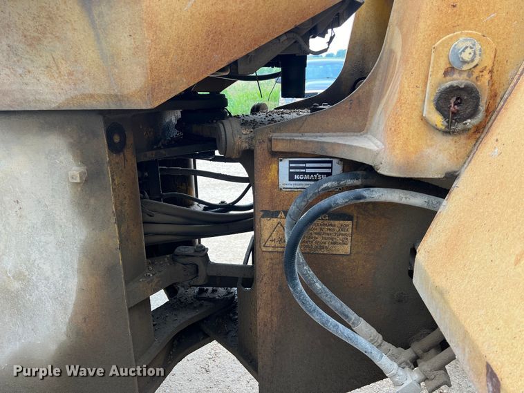 image for item DS3111 1994 Komatsu WA250-1 wheel loader