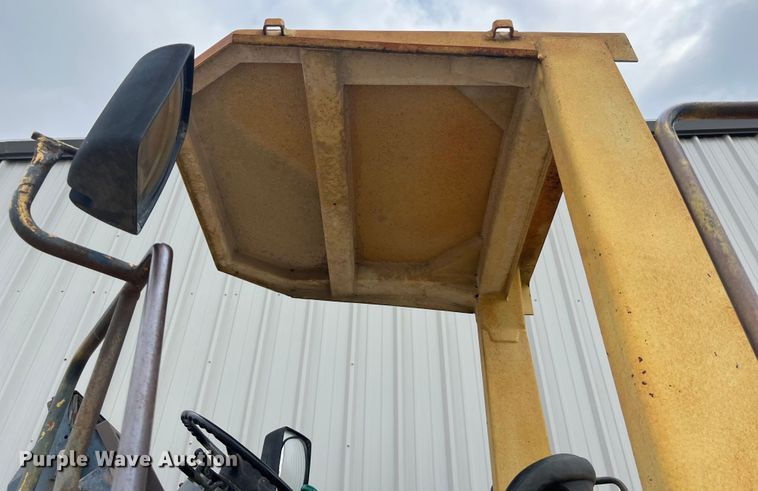 image for item DS3111 1994 Komatsu WA250-1 wheel loader