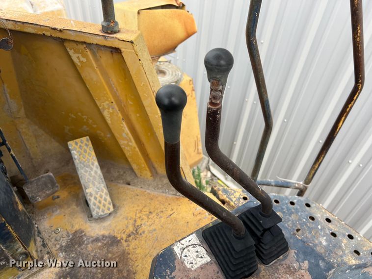 image for item DS3111 1994 Komatsu WA250-1 wheel loader