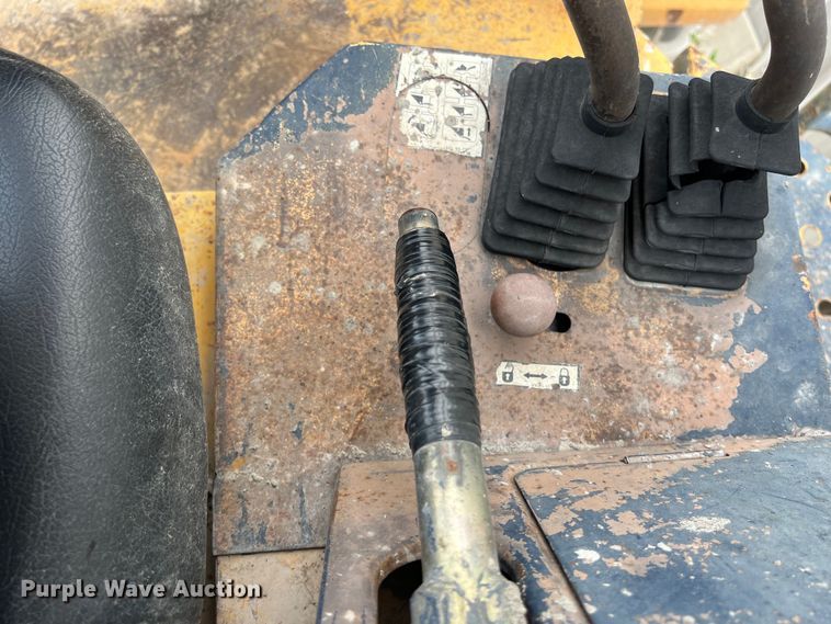 image for item DS3111 1994 Komatsu WA250-1 wheel loader