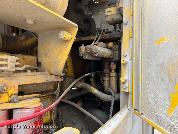 image for item DS3111 1994 Komatsu WA250-1 wheel loader