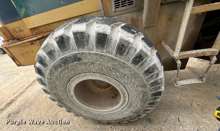 image for item DS3111 1994 Komatsu WA250-1 wheel loader