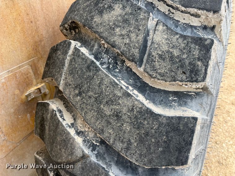 image for item DS3111 1994 Komatsu WA250-1 wheel loader