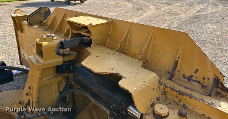 image for item DS4168 2018 Caterpillar  D6N LGP dozer