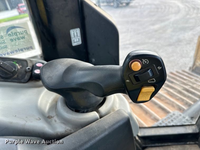 image for item DS4168 2018 Caterpillar  D6N LGP dozer