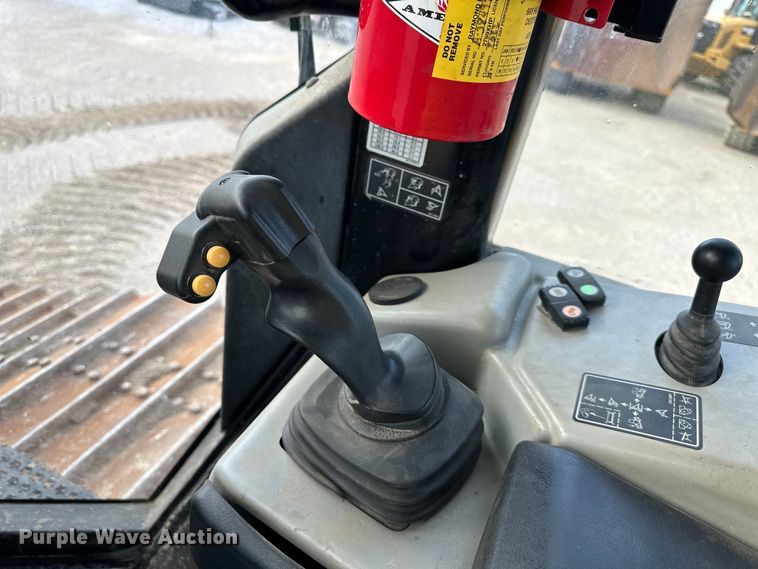 image for item DS4168 2018 Caterpillar  D6N LGP dozer