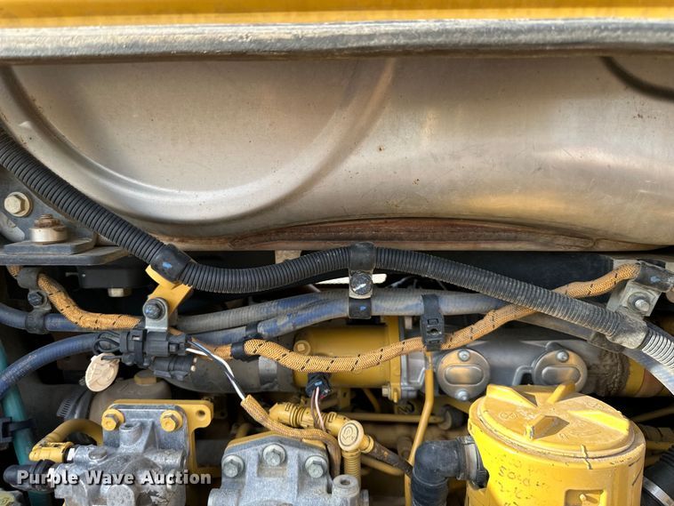 image for item DS4168 2018 Caterpillar  D6N LGP dozer