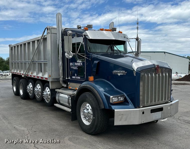 image for item DS4169 2004 Kenworth  T800 dump truck