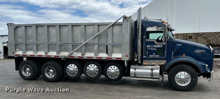 image for item DS4169 2004 Kenworth  T800 dump truck