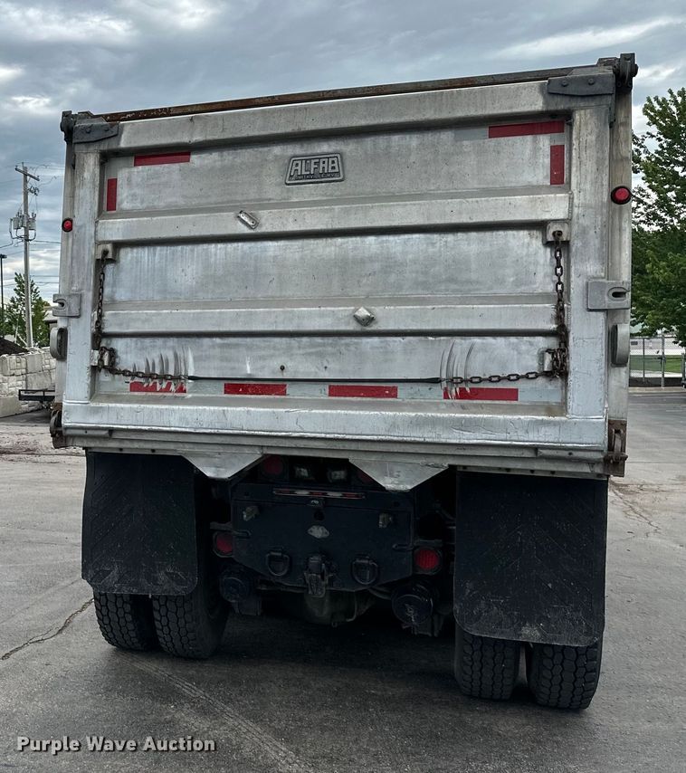 image for item DS4169 2004 Kenworth  T800 dump truck