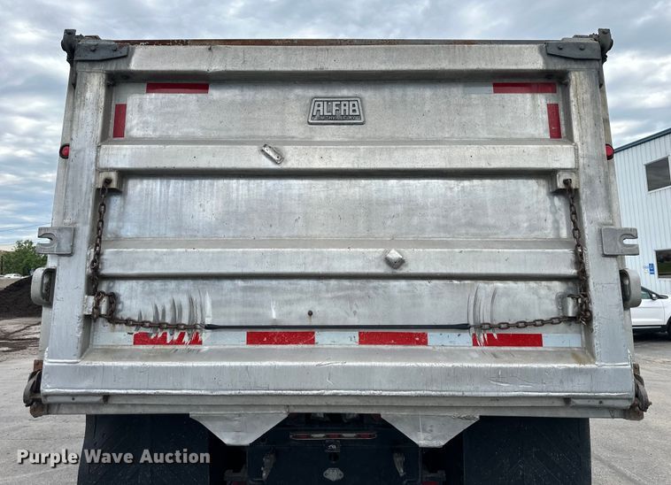 image for item DS4169 2004 Kenworth  T800 dump truck