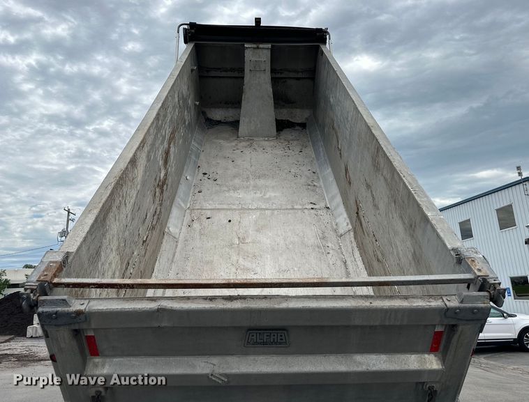 image for item DS4169 2004 Kenworth  T800 dump truck