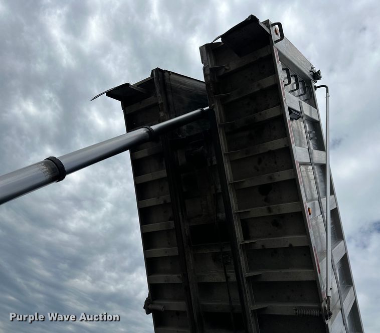 image for item DS4169 2004 Kenworth  T800 dump truck