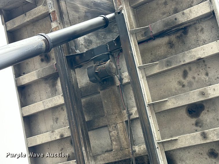 image for item DS4169 2004 Kenworth  T800 dump truck