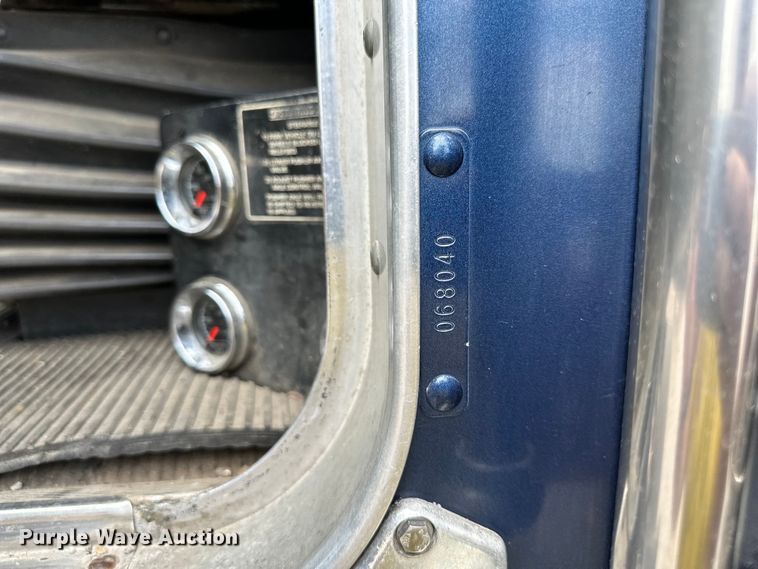 image for item DS4169 2004 Kenworth  T800 dump truck