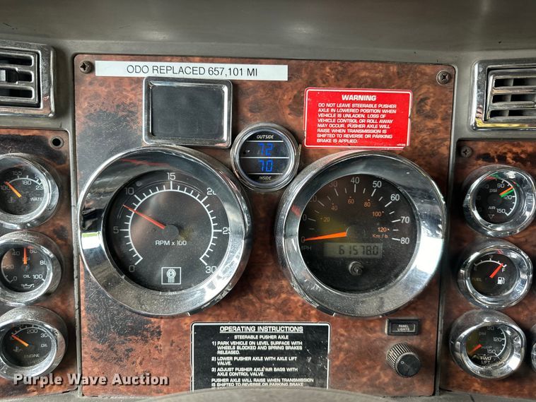 image for item DS4169 2004 Kenworth  T800 dump truck