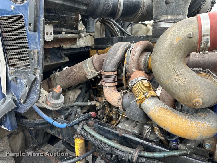 image for item DS4169 2004 Kenworth  T800 dump truck