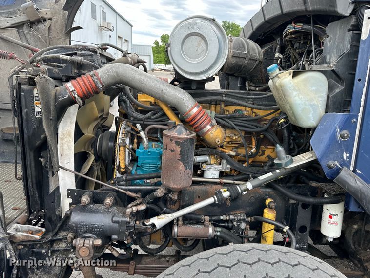 image for item DS4169 2004 Kenworth  T800 dump truck