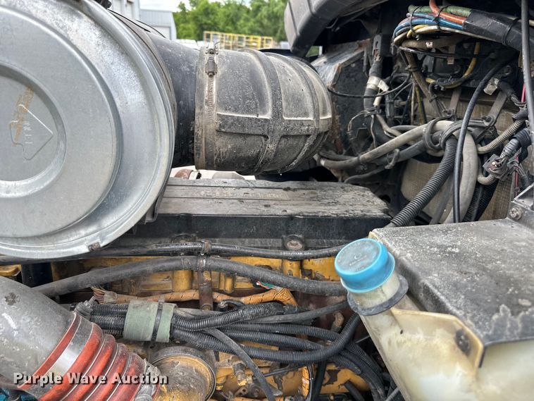 image for item DS4169 2004 Kenworth  T800 dump truck