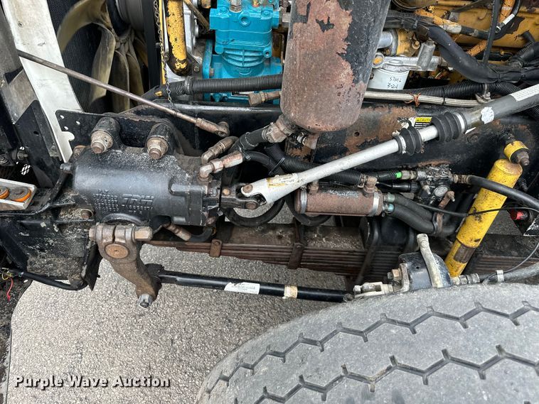 image for item DS4169 2004 Kenworth  T800 dump truck