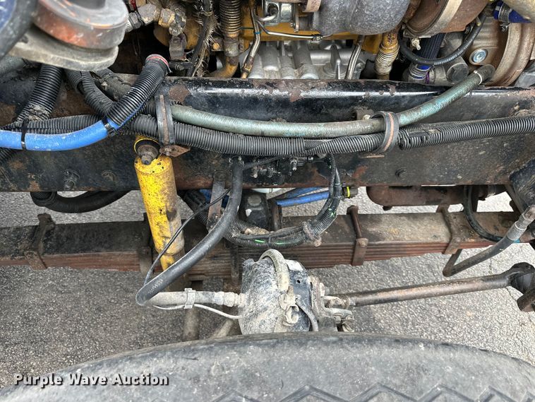 image for item DS4169 2004 Kenworth  T800 dump truck