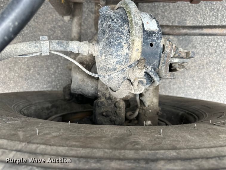 image for item DS4169 2004 Kenworth  T800 dump truck