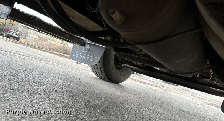 image for item DS4169 2004 Kenworth  T800 dump truck