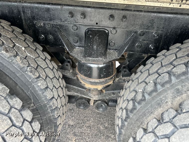 image for item DS4169 2004 Kenworth  T800 dump truck