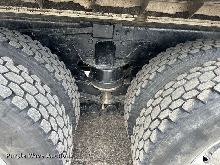 image for item DS4169 2004 Kenworth  T800 dump truck