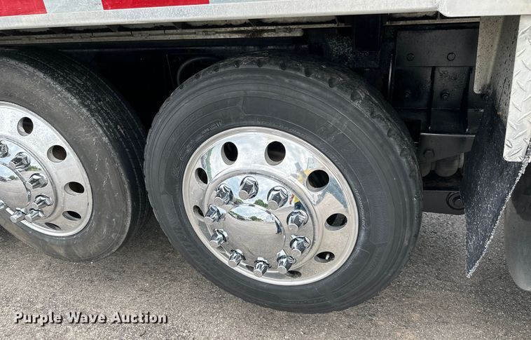 image for item DS4169 2004 Kenworth  T800 dump truck