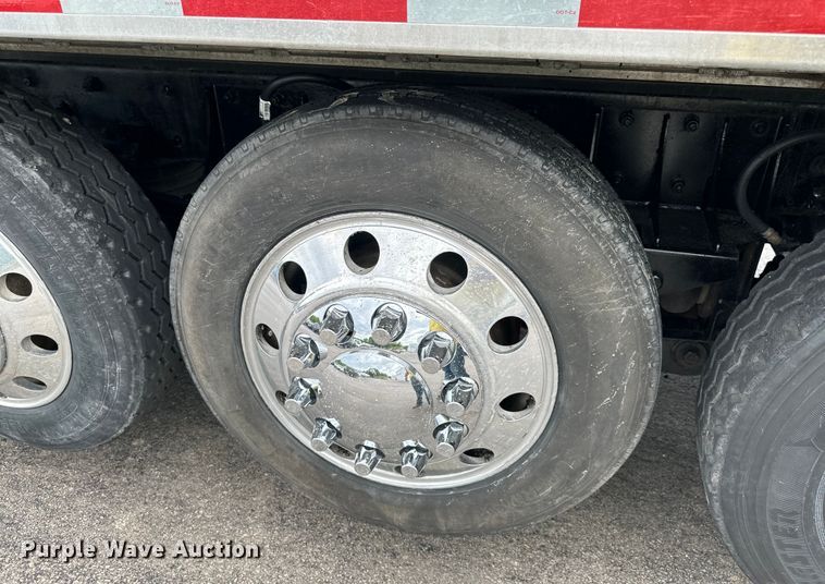 image for item DS4169 2004 Kenworth  T800 dump truck