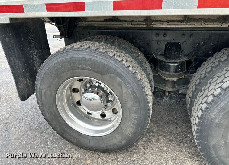 image for item DS4169 2004 Kenworth  T800 dump truck