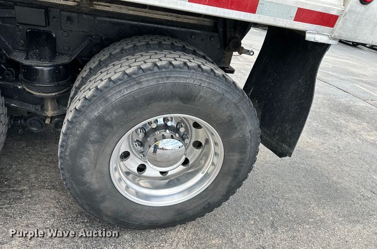 image for item DS4169 2004 Kenworth  T800 dump truck