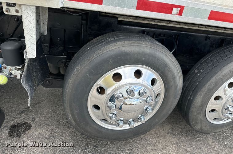 image for item DS4169 2004 Kenworth  T800 dump truck