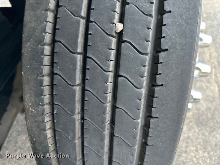 image for item DS4169 2004 Kenworth  T800 dump truck