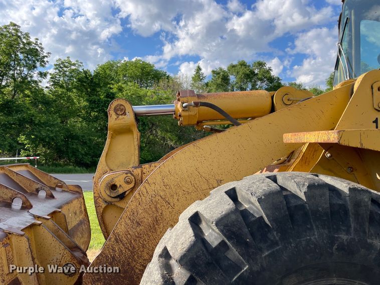 image for item DS5524 1983 Caterpillar  966D wheel loader