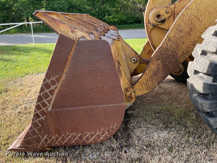 image for item DS5524 1983 Caterpillar  966D wheel loader