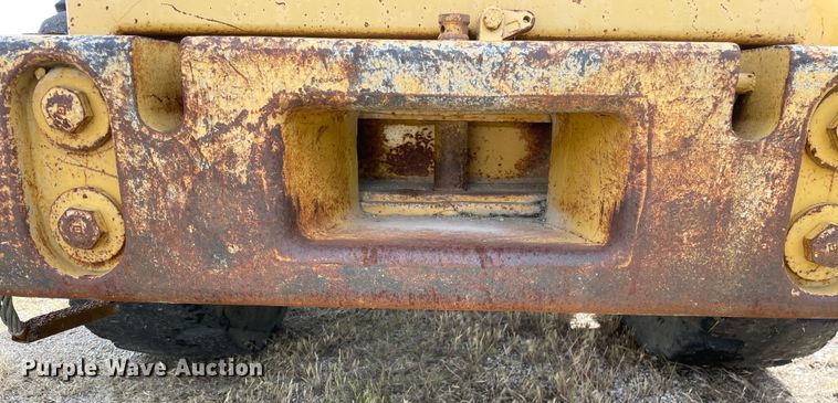 image for item DS5524 1983 Caterpillar  966D wheel loader