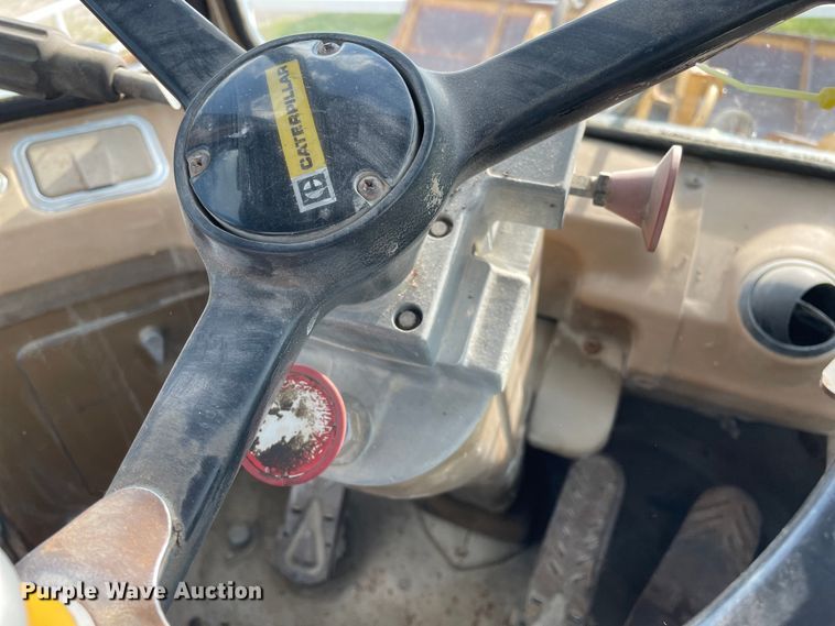 image for item DS5524 1983 Caterpillar  966D wheel loader