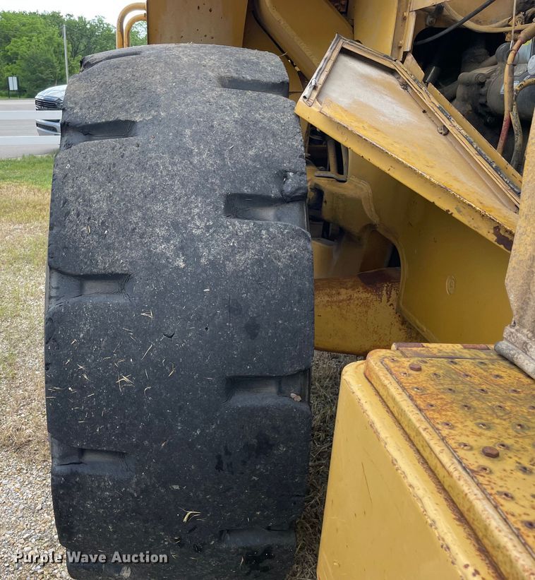 image for item DS5524 1983 Caterpillar  966D wheel loader