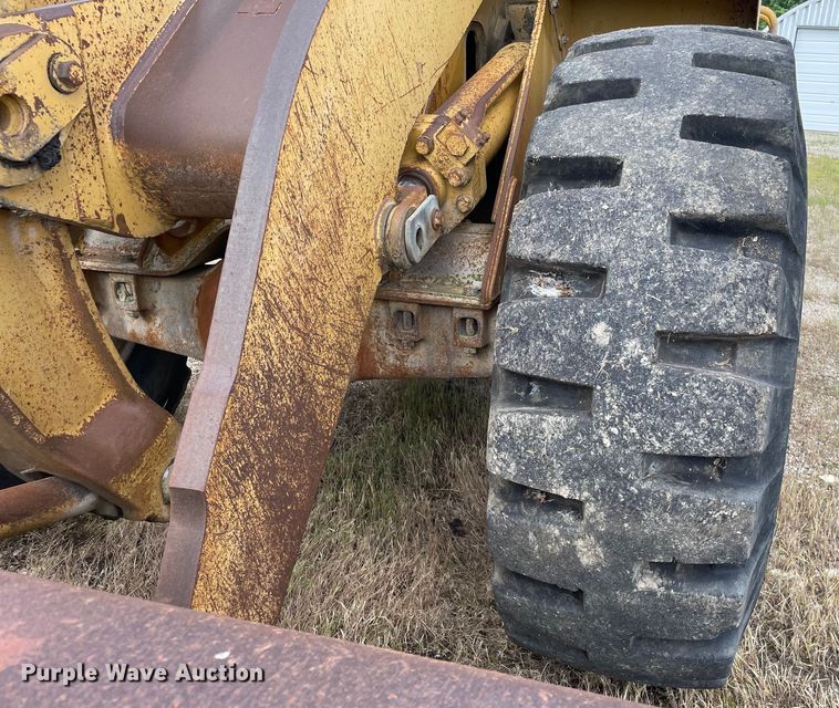 image for item DS5524 1983 Caterpillar  966D wheel loader