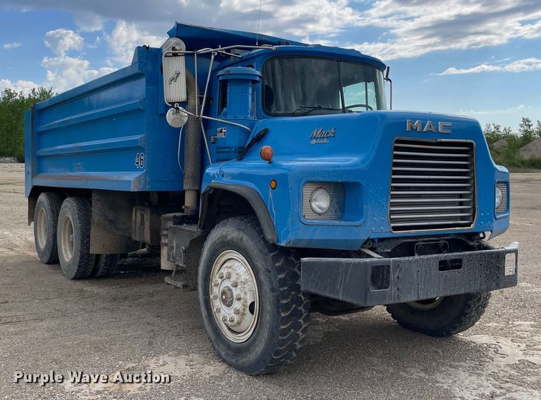 image for item DS5526 1996 Mack  DM688SX dump truck