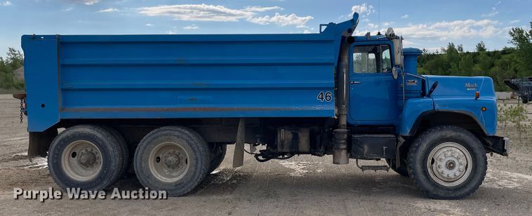 image for item DS5526 1996 Mack  DM688SX dump truck