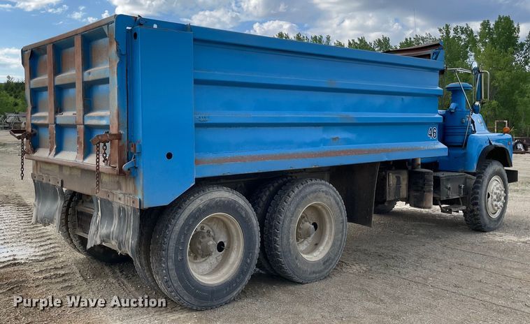image for item DS5526 1996 Mack  DM688SX dump truck