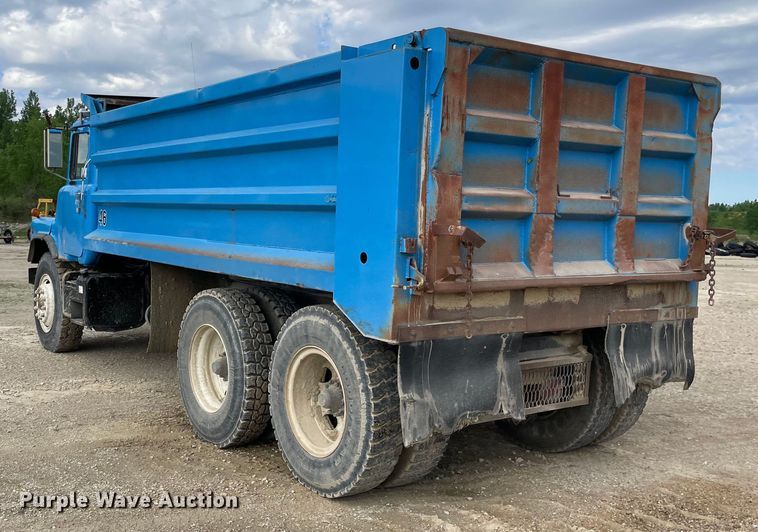 image for item DS5526 1996 Mack  DM688SX dump truck