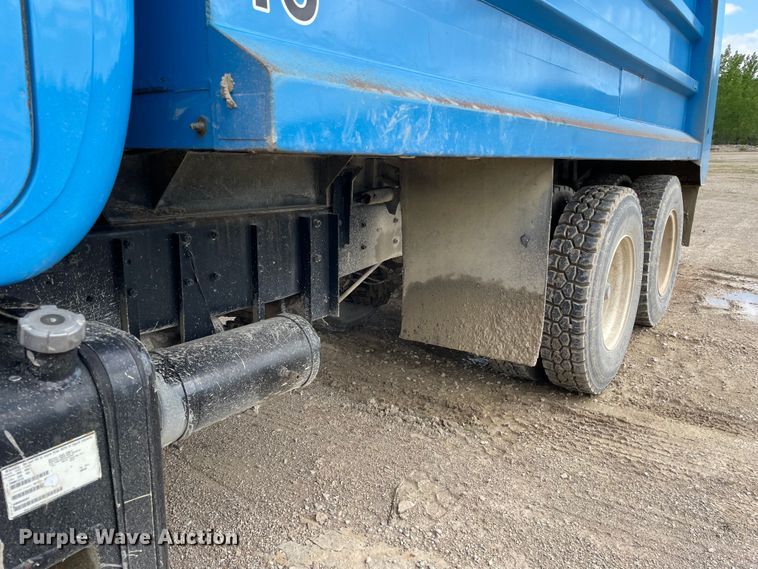 image for item DS5526 1996 Mack  DM688SX dump truck