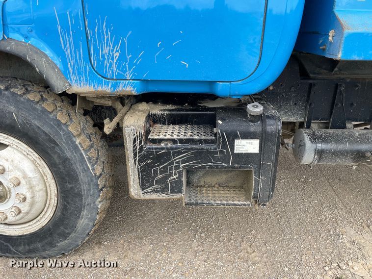 image for item DS5526 1996 Mack  DM688SX dump truck