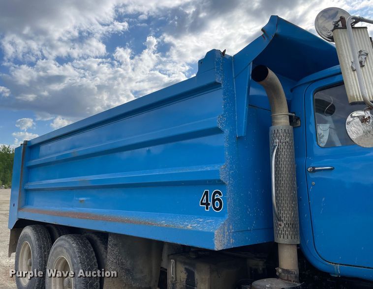 image for item DS5526 1996 Mack  DM688SX dump truck