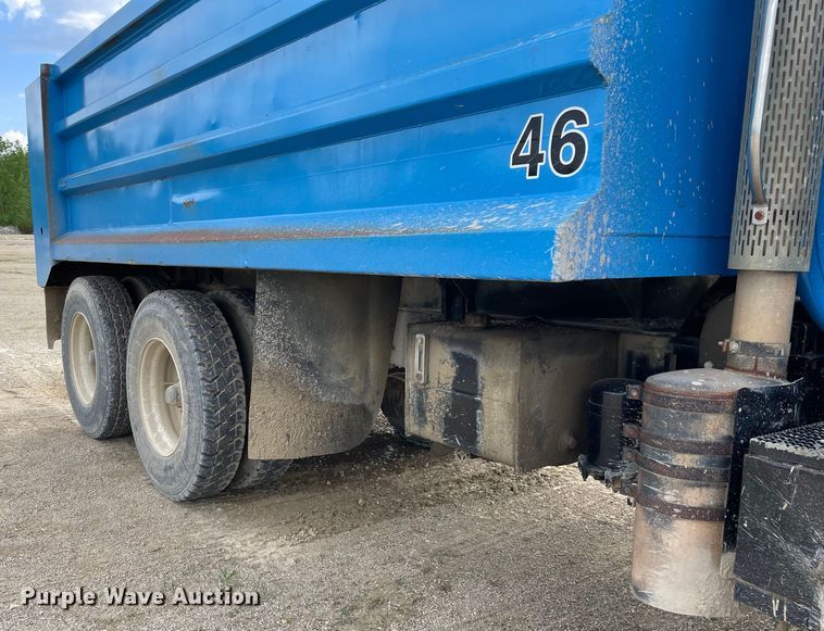 image for item DS5526 1996 Mack  DM688SX dump truck