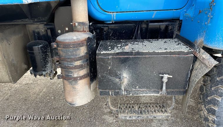 image for item DS5526 1996 Mack  DM688SX dump truck